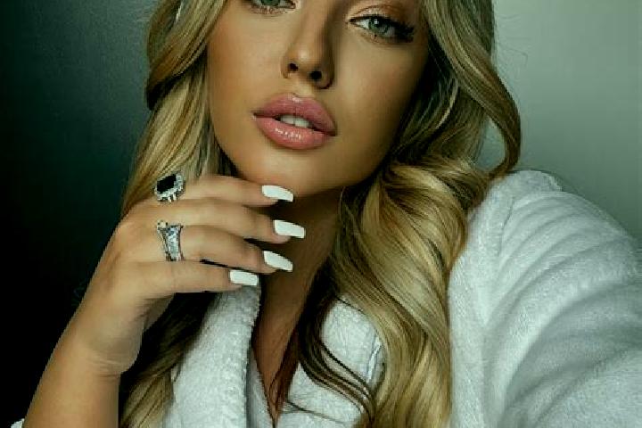 Ariana, 23 — Escort in Pustejov, Czech Republic