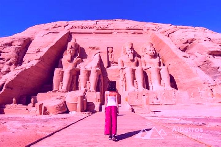 Ariana, 23 — Escort in Qina, Egypt