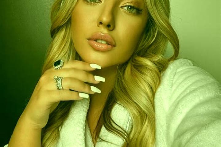 Ariana, 23 — Escort in Rettel, France