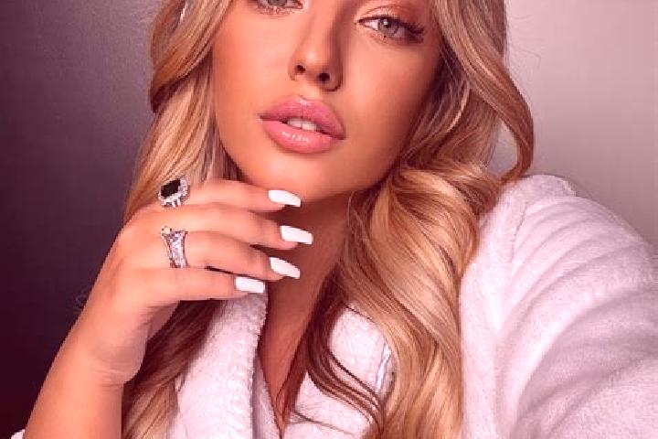 Ariana, 23 — Escort in Ropcha, Ukraine
