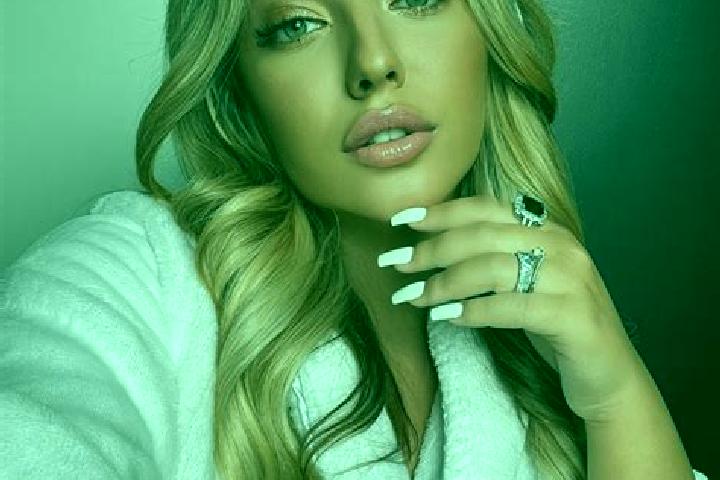 Ariana, 23 — Escort in Salisbury, Canada