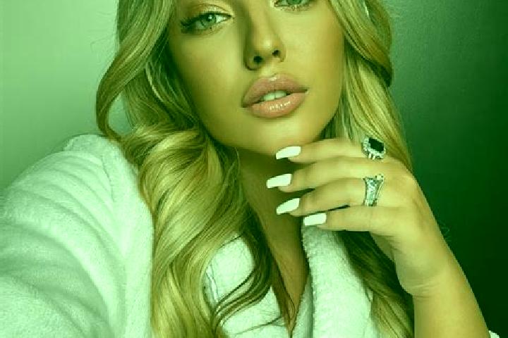 Ariana, 23 — Escort in Zabrodzie, Poland