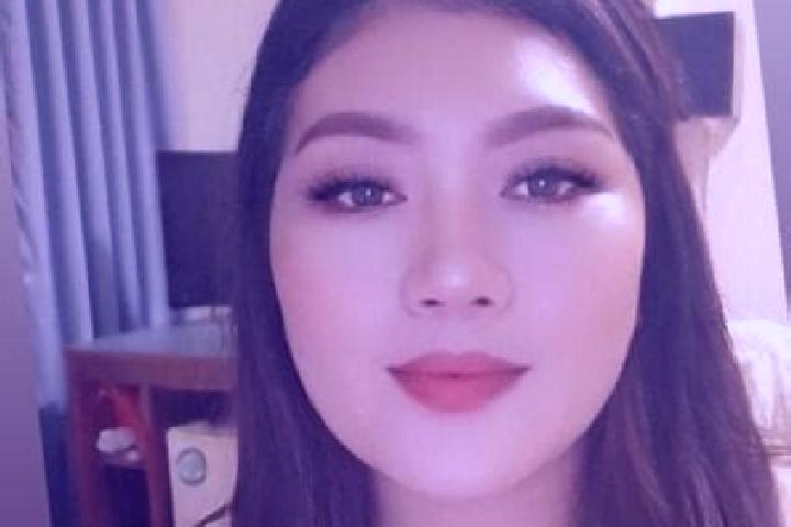 Ariana, 24, a auburn dark-eyed asian companion based in Sin-le-Noble. Offering CIM, Roleplay, BDSM. Available for incall and outcall, day and evening dates.