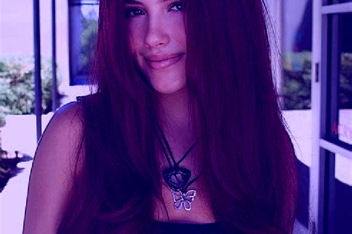 Ariana, 24, a auburn dark-eyed mixed companion based in Jelutong. Offering 69, Party Girl, Striptease. Available for incall and outcall, day and evening dates.