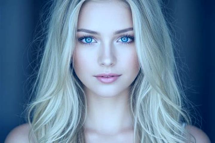 Ariana, 24, a blonde grey-eyed mixed companion based in Grejeg Selatan. Offering Domination, Party Girl, Striptease. Available for incall and outcall, overni...