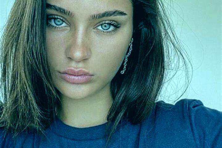 Ariana, 24, a brunette dark-eyed mixed companion based in Broudoume. Offering Massage, GFE, Dinner Date, Duos. Available for incall and outcall, day and even...