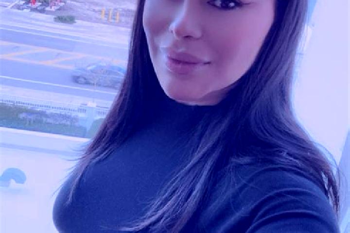 Ariana, 24 — Escort in Brooklyn Park, United States