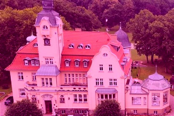 Ariana, 24 — Escort in Kuhlen, Germany
