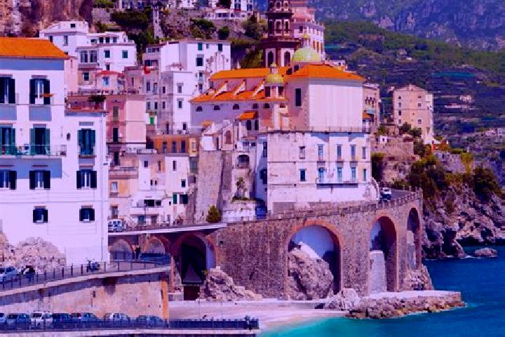 Ariana, 24 — Escort in Morsano, Italy