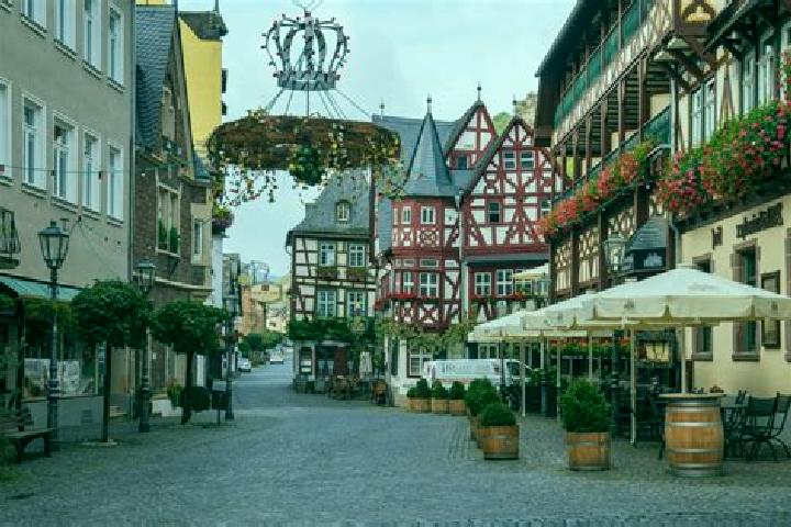 Ariana, 24 — Escort in Weil am Rhein, Germany