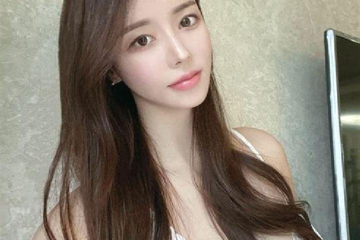 Ariana, 24 — Escort in Woshao, China