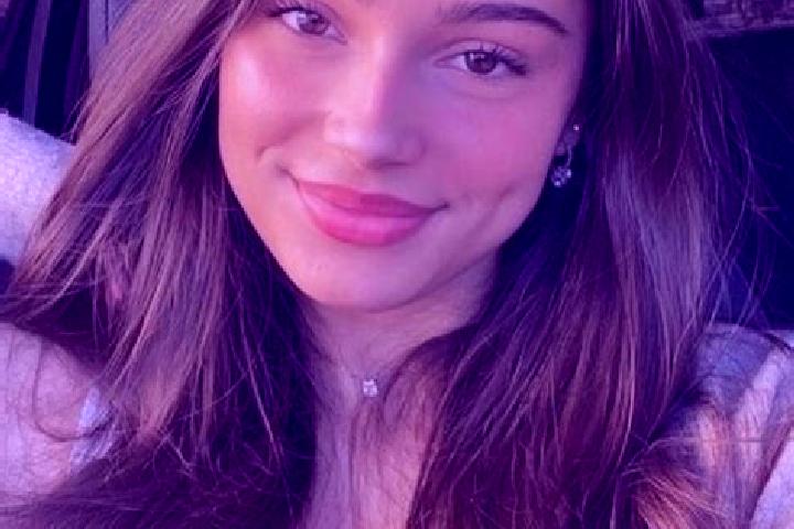 Ariana, 25, a black hazel-eyed slavic companion based in Stainz bei Straden. Offering Massage, Travel Companion, Girlfriend Experience. Available for incall ...