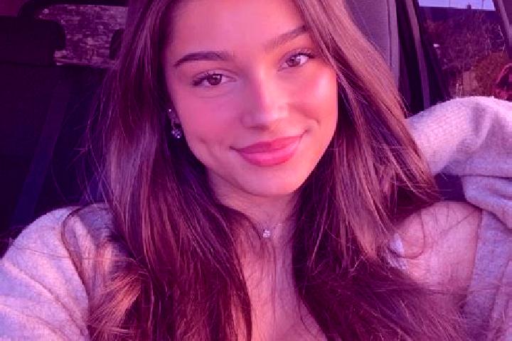 Ariana, 25, a brunette brown-eyed asian companion based in Schuttrange. Offering Erotic Massage, Deep French Kissing, CIM, Fetish, Party Girl. Available for ...