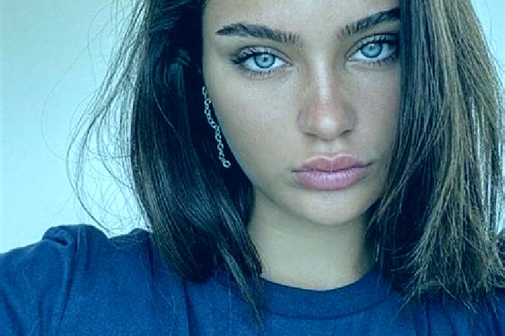 Ariana, 26, a brunette dark-eyed slavic companion based in Stivos. Offering Deep French Kissing, Girlfriend Experience, Couples. Available for incall and out...