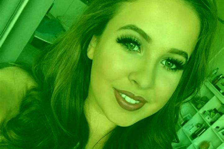 Ariana, 26, a dark blonde grey-eyed european companion based in Skalna. Offering Striptease, Fetish, Dinner Date, A-Level. Available for incall and outcall, ...