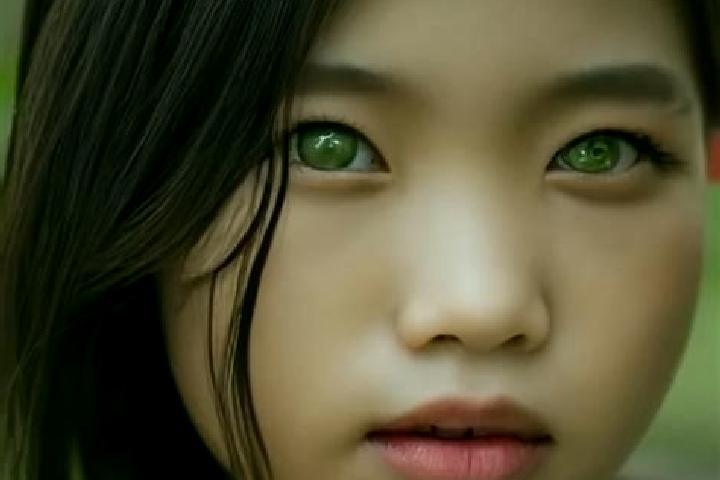 Ariana, 26, a red green-eyed asian companion based in Quinicuena. Offering Fetish, Dinner Date, Striptease. Available for incall and outcall, day and evening...