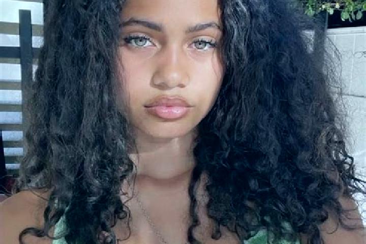 Ariana, 26, a red green-eyed mixed companion based in Punteros. Offering Massage, Erotic Massage, Roleplay, CIM. Available for incall and outcall, overnight ...