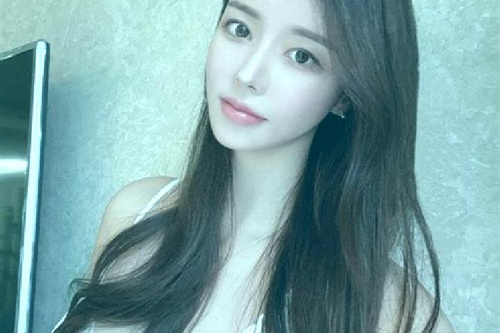 Ariana, 26 — Escort in Baigecun, China