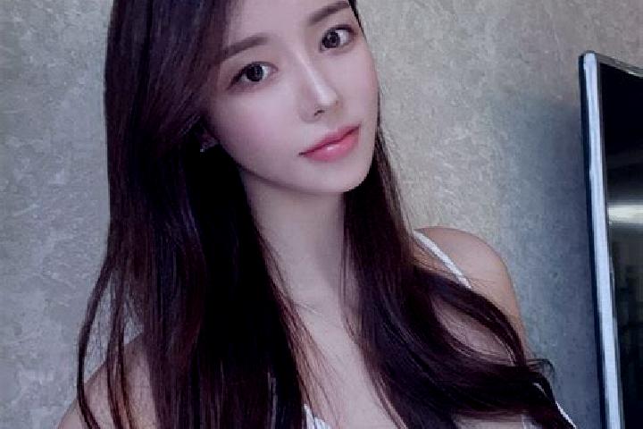 Ariana, 26 — Escort in Kangcuo, China