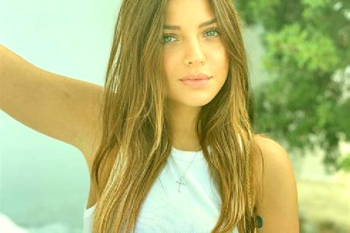 Ariana, 26 — Escort in Kato Mitrousi, Greece