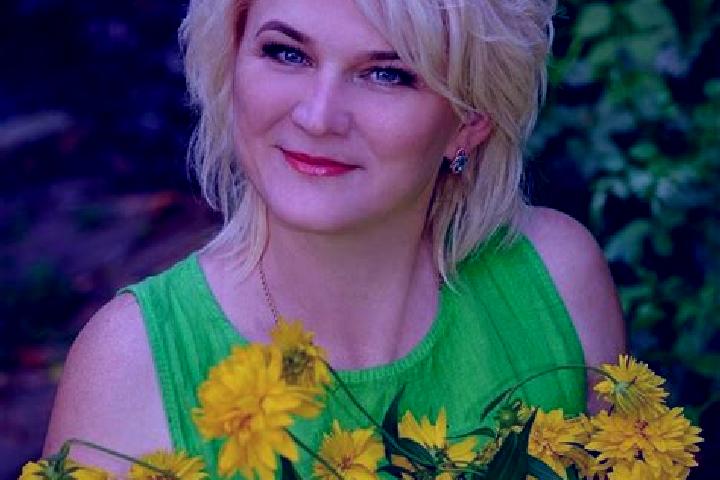 Ariana, 26 — Escort in Nadvirna, Ukraine