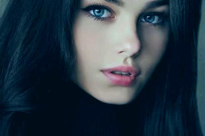 Ariana, 27, a brunette blue-eyed caucasian companion based in Chessy. Offering Overnight, Tantra, Roleplay. Available for incall and outcall, day and evening...