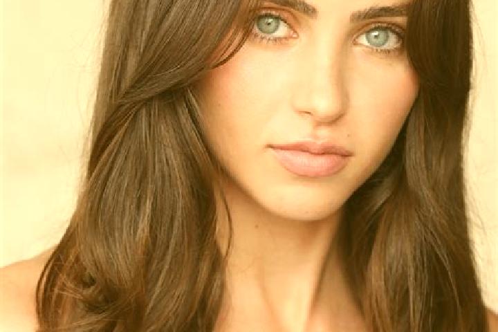 Ariana, 27, a brunette brown-eyed latina companion based in Perelhal. Offering Dinner Date, 69, Erotic Massage. Available for incall and outcall, overnight b...