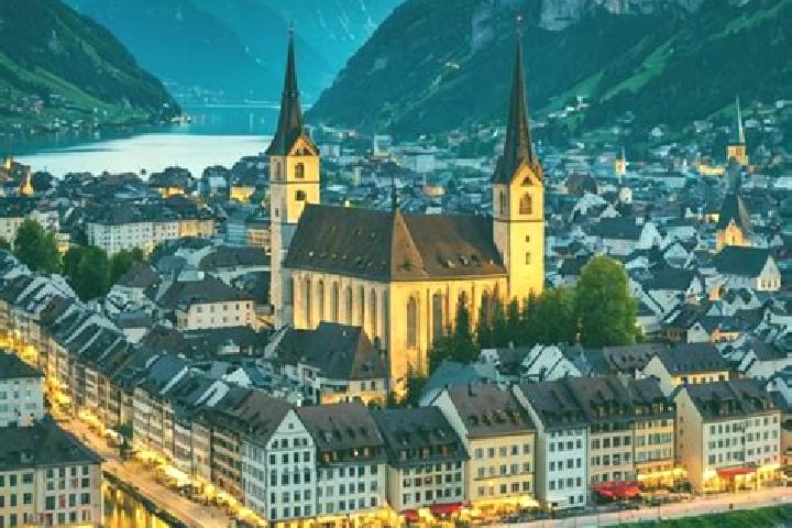 Ariana, 27 — Escort in Eriz, Switzerland