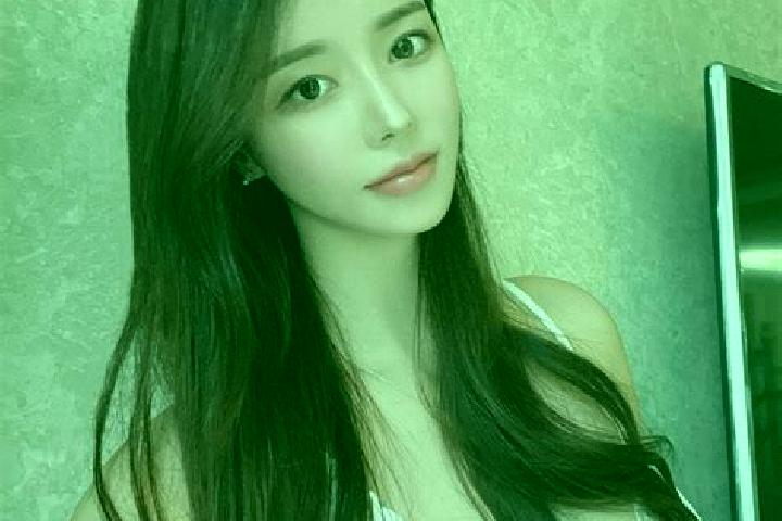 Ariana, 27 — Escort in Gaojiacun, China
