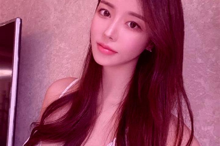 Ariana, 27 — Escort in Hetai, China