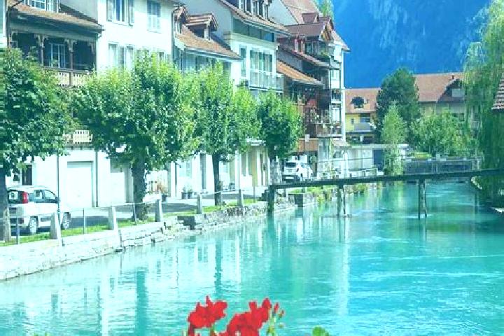 Ariana, 27 — Escort in Niedergosgen, Switzerland