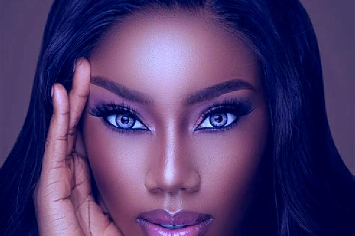 Ariana, 28, a auburn blue-eyed ebony companion based in Eisden. Offering Roleplay, Fetish, Deep French Kissing. Available for incall and outcall, day and eve...
