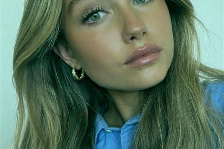 Ariana, 28, a dark blonde green-eyed mixed companion based in Campora. Offering GFE, Girlfriend Experience, Deep French Kissing, Travel Companion. Available ...
