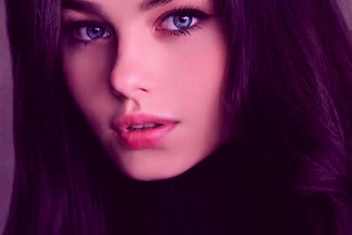 Ariana, 28, a red dark-eyed slavic companion based in Tierras Coloradas. Offering Party Girl, GFE, OWO, Couples. Available for incall and outcall, day and ev...