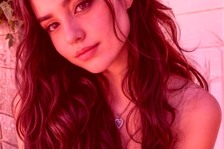 Ariana, 28, a red hazel-eyed caribbean companion based in Saint-Puy. Offering Erotic Massage, A-Level, Tantra. Available for incall and outcall, overnight bo...