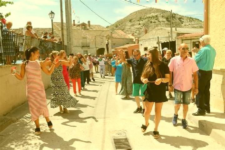 Ariana, 28 — Escort in Cevico Navero, Spain