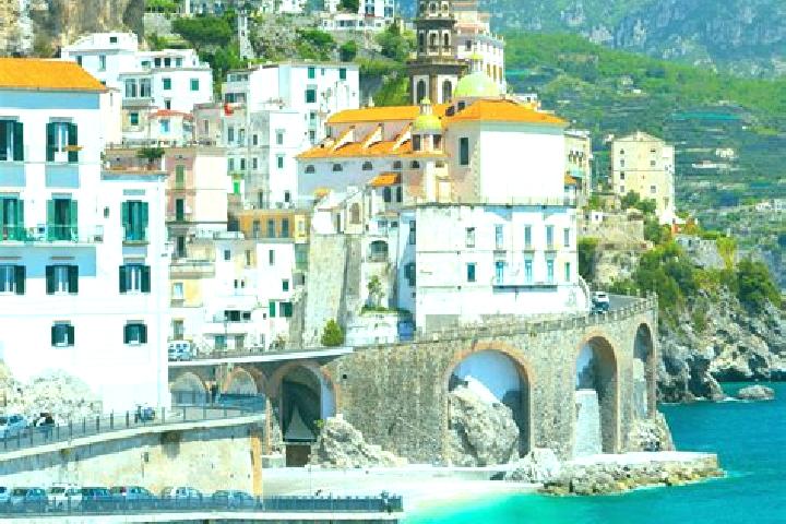 Ariana, 28 — Escort in Conche, Italy
