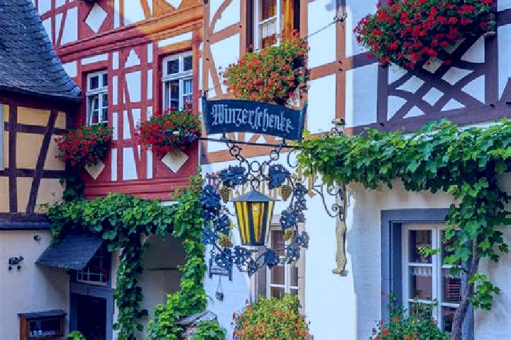 Ariana, 28 — Escort in Gossenheim, Germany