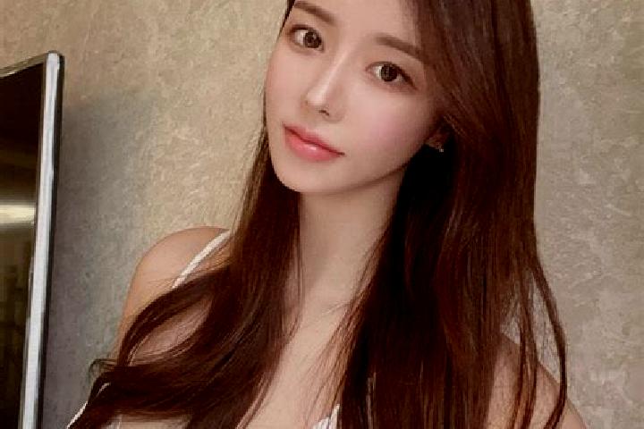 Ariana, 28 — Escort in Longxu, China
