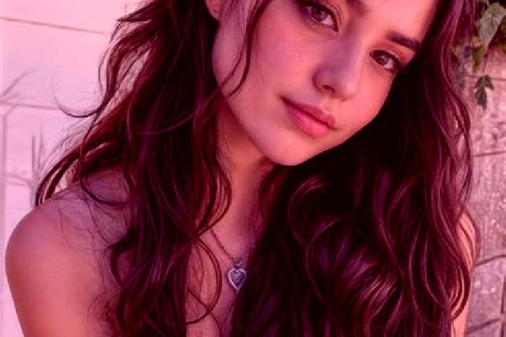 Ariana, 29, a auburn amber-eyed middle eastern companion based in Scordia. Offering Tantra, Dinner Date, 69. Available for incall and outcall, day and evenin...
