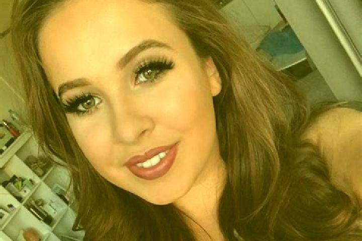 Ariana, 29, a auburn amber-eyed mixed companion based in Cons-la-Grandville. Offering Fetish, Massage, GFE, Deep French Kissing, Striptease. Available for in...