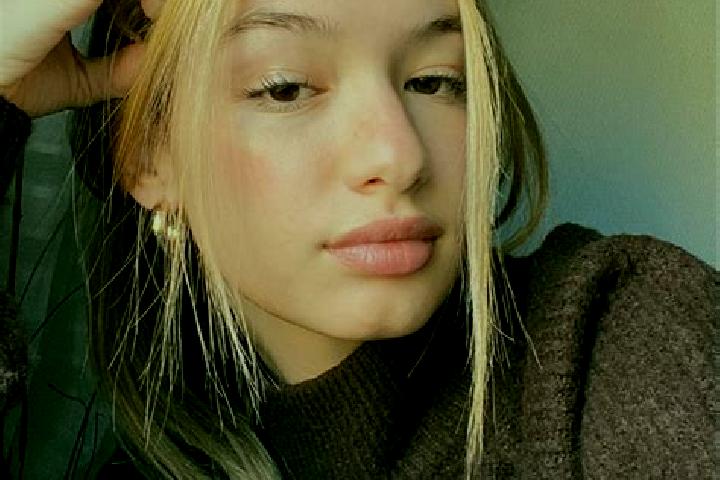 Ariana, 29, a blonde brown-eyed indian companion based in Oureitafla. Offering Fetish, 69, Massage. Available for incall and outcall, day and evening dates.