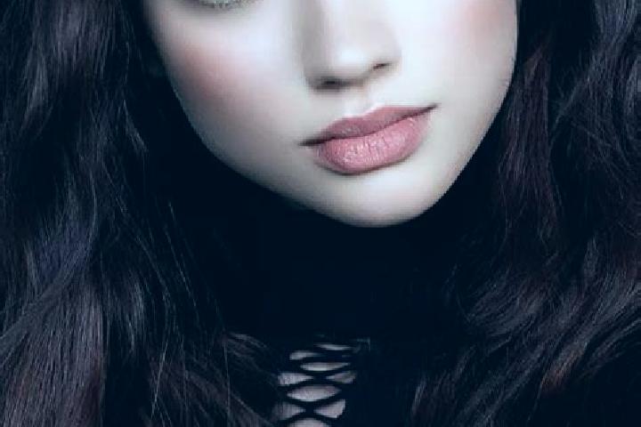 Ariana, 29, a brunette dark-eyed caucasian companion based in Knokke-Heist. Offering A-Level, Dinner Date, Erotic Massage, Girlfriend Experience. Available f...