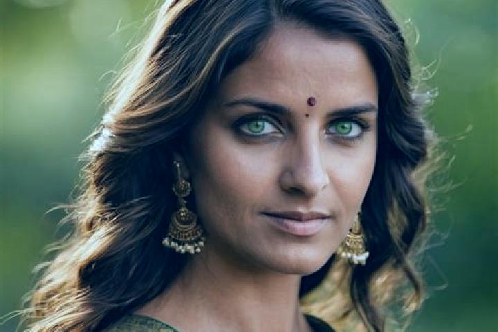 Ariana, 29, a brunette green-eyed indian companion based in Dormelles. Offering Duos, Girlfriend Experience, Fetish. Available for incall and outcall, overni...