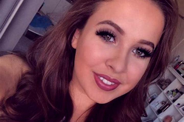 Ariana, 29, a red brown-eyed caucasian companion based in Rural North East South Sturgeon. Offering Dinner Date, 69, Deep French Kissing. Available for incal...