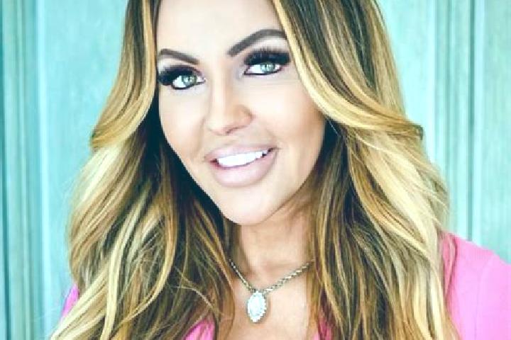 Ariana, 29 — Escort in Luminis, Romania