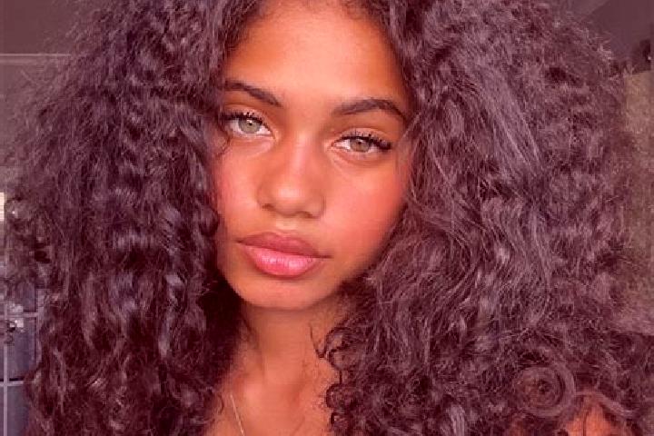 Ariana, 30, a black grey-eyed ebony companion based in Policka. Offering Roleplay, Striptease, Fetish. Available for incall and outcall, day and evening dates.