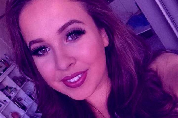 Ariana, 30, a black grey-eyed mixed companion based in Coings. Offering Domination, Dinner Date, Party Girl, Couples. Available for incall and outcall, overn...