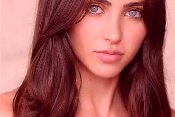 Ariana, 30, a brunette brown-eyed mixed companion based in Cruz Blanca Numero Uno. Offering Travel Companion, Prostate Massage, Dinner Date, Striptease, Part...