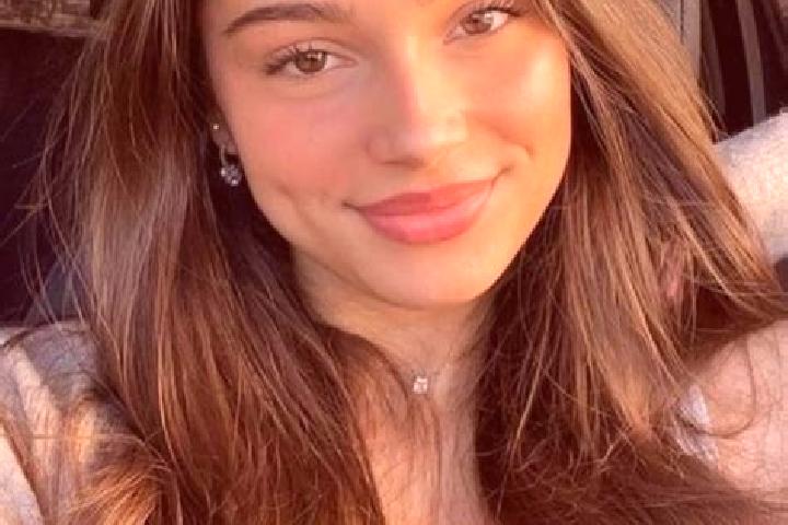 Ariana, 30, a brunette hazel-eyed slavic companion based in Lada. Offering A-Level, Travel Companion, Massage, 69. Available for incall and outcall, overnigh...